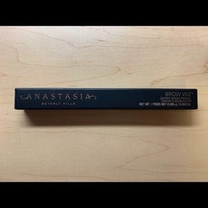 Anastasia Beverly Hills Brow Wiz in Taupe